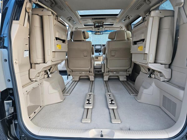 Used Toyota Alphard 2011 for sale - 74879475: Photo 45
