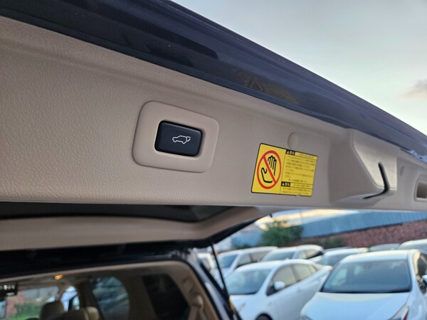 Used Toyota Alphard 2011 for sale - 74879475: Photo 53
