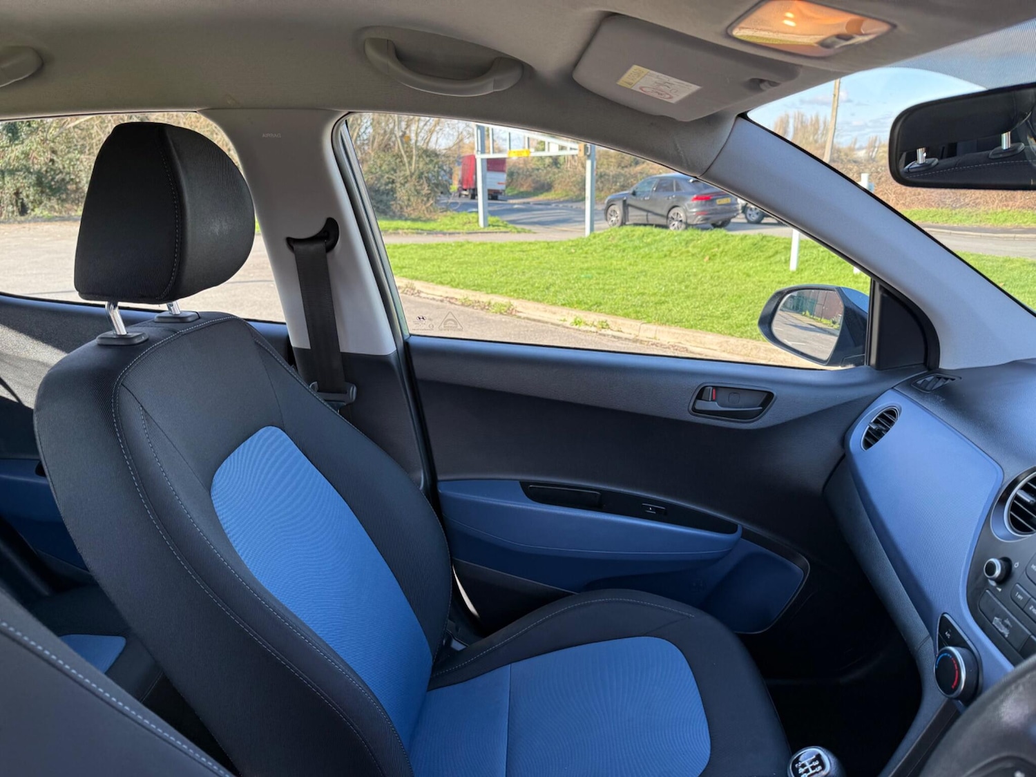 Used Hyundai i10 2015 for sale - 78172082: Photo 43