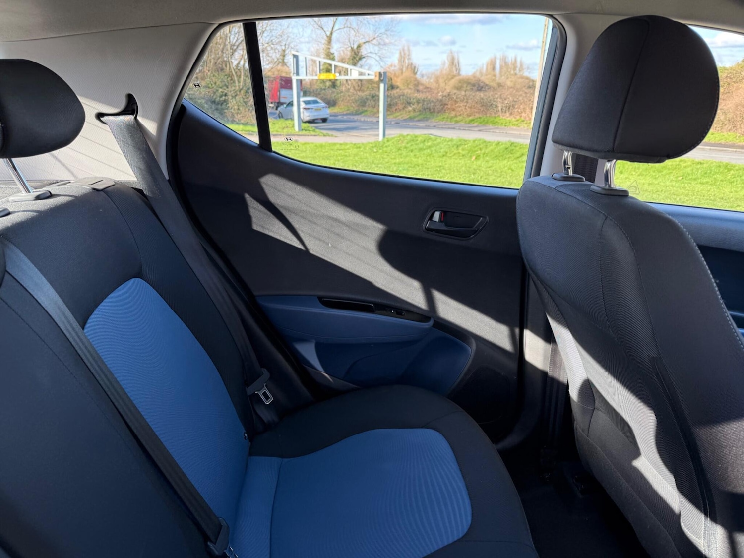 Used Hyundai i10 2015 for sale - 78172082: Photo 48