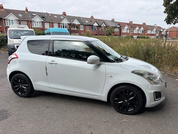 Used Suzuki Swift 2017 for sale - 79511112: Photo
