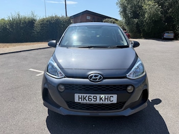 Used Hyundai i10 2019 for sale - 79187523: Photo
