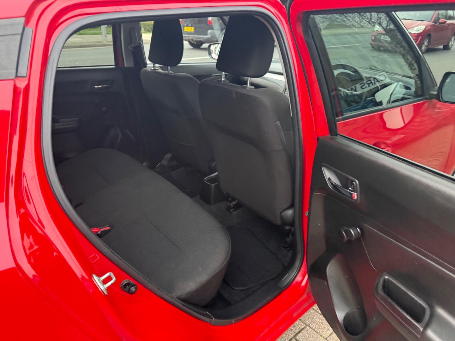 Used Suzuki Swift 2017 for sale - 78172091: Photo 33