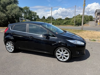 Used Ford Fiesta 2017 for sale - 79376268: Photo