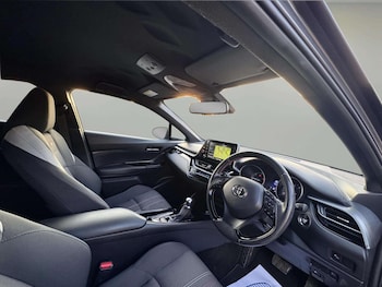 Used Toyota C-HR 2021 for sale - 79440653: Photo