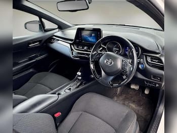 Used Toyota C-HR 2018 for sale - 79699901: Photo