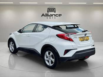 Used Toyota C-HR 2018 for sale - 79699901: Photo