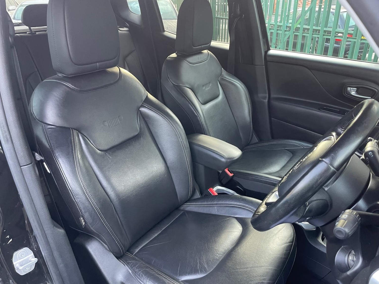 Used Jeep Renegade 2016 for sale - 76951334: Photo 13