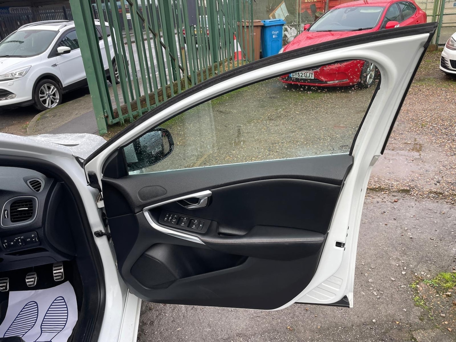 Used Volvo V40 2015 for sale - 77296864: Photo 14