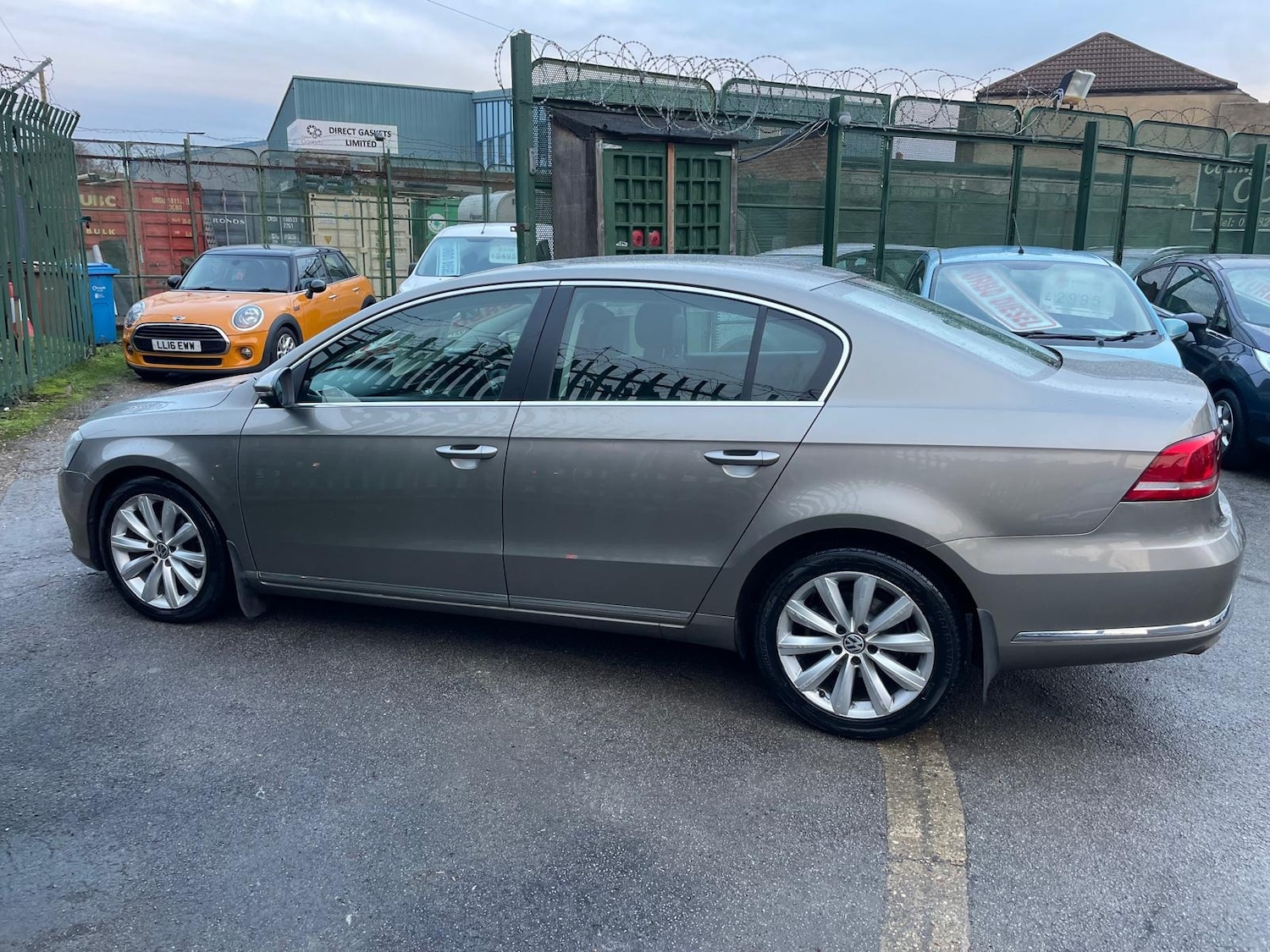 Used Volkswagen Passat 2013 for sale - 76982630: Photo 2