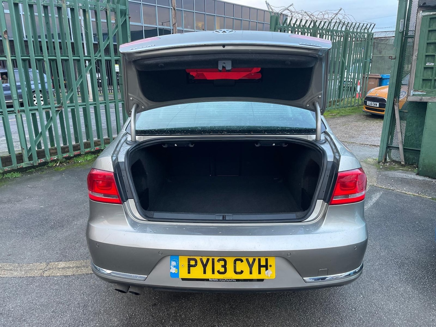 Used Volkswagen Passat 2013 for sale - 76982630: Photo 7