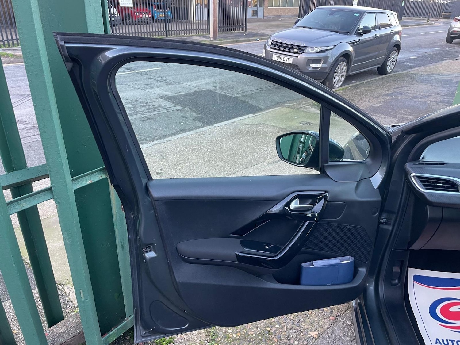 Used Peugeot 208 2016 for sale - 77136169: Photo 17