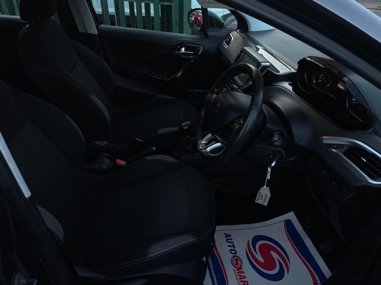 Used Peugeot 208 2016 for sale - 77136169: Photo 19