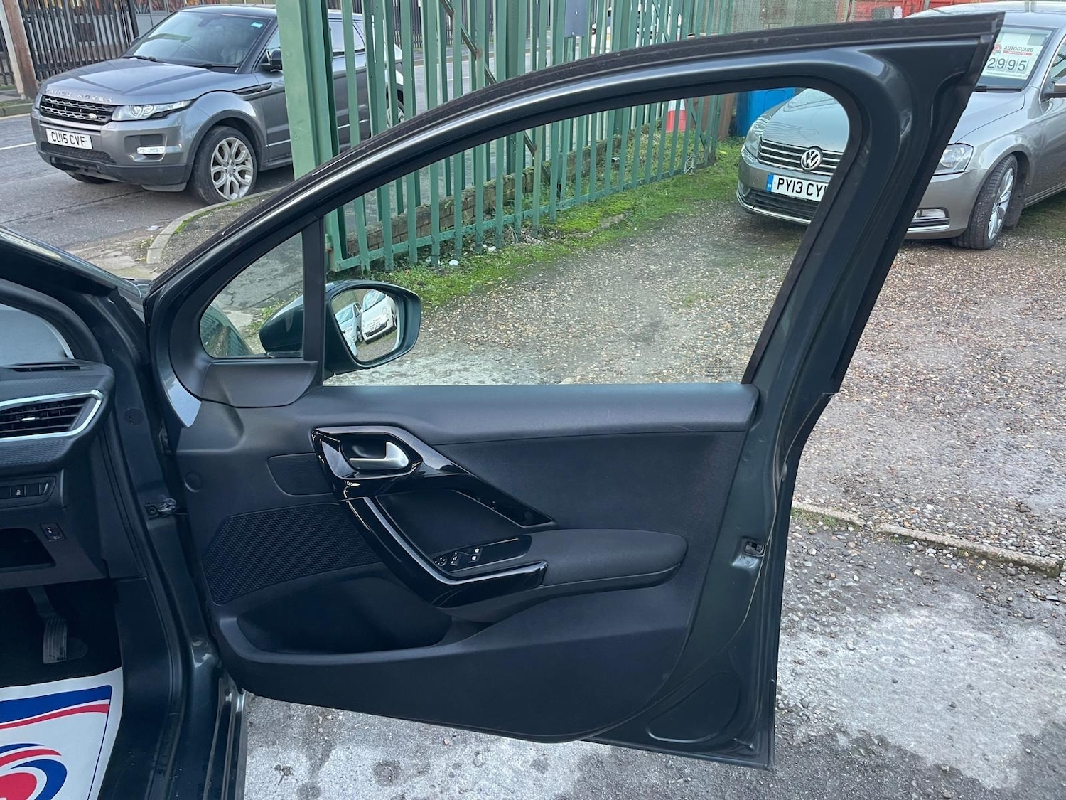 Used Peugeot 208 2016 for sale - 77136169: Photo 22