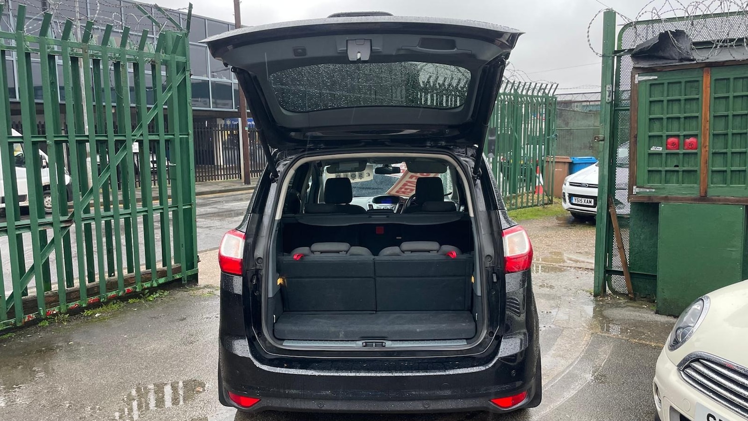 Used Ford Grand C-Max 2011 for sale - 77352170: Photo 6