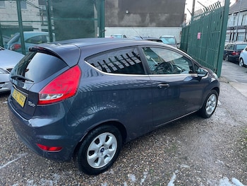 Used Ford Fiesta 2012 for sale - 76673132: Photo
