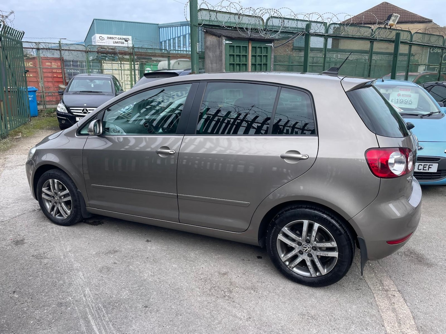 Used Volkswagen Golf Plus 2011 for sale - 77997552: Photo 2