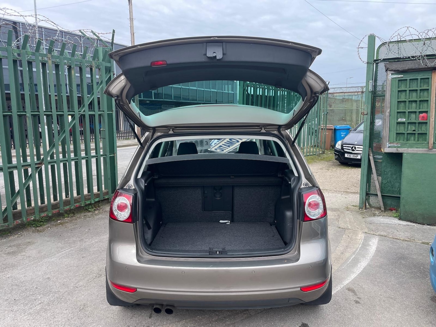 Used Volkswagen Golf Plus 2011 for sale - 77997552: Photo 6