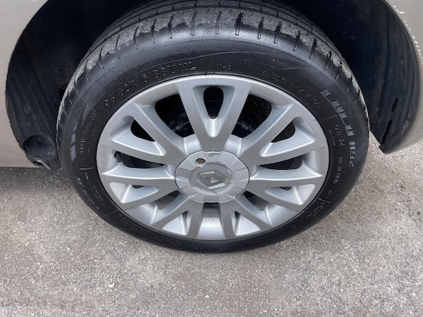 Used Renault Clio 2010 for sale - 75053552: Photo 5