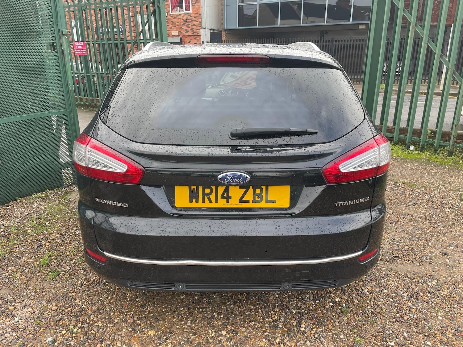 Used Ford Mondeo 2014 for sale - 76374824: Photo 2