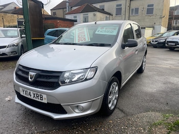 Used Dacia Sandero 2014 for sale - 76935428: Photo