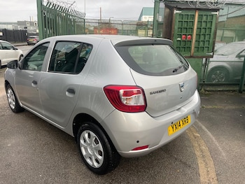 Used Dacia Sandero 2014 for sale - 76935428: Photo