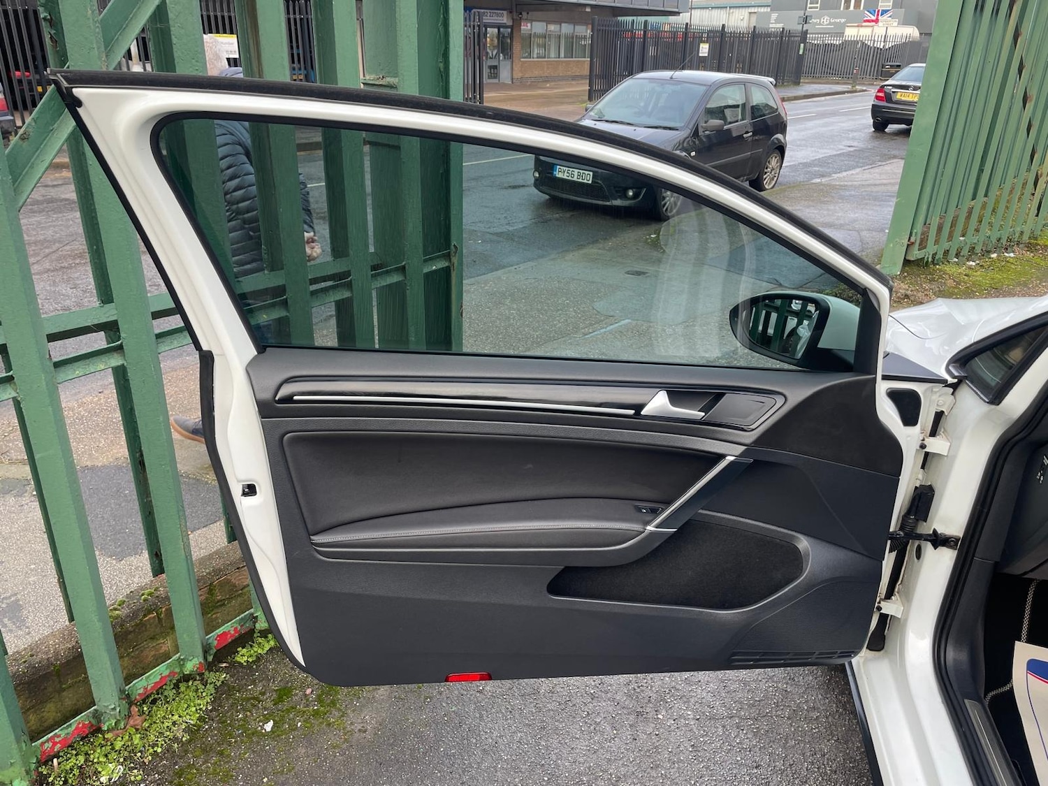 Used Volkswagen Golf 2014 for sale - 77135963: Photo 17