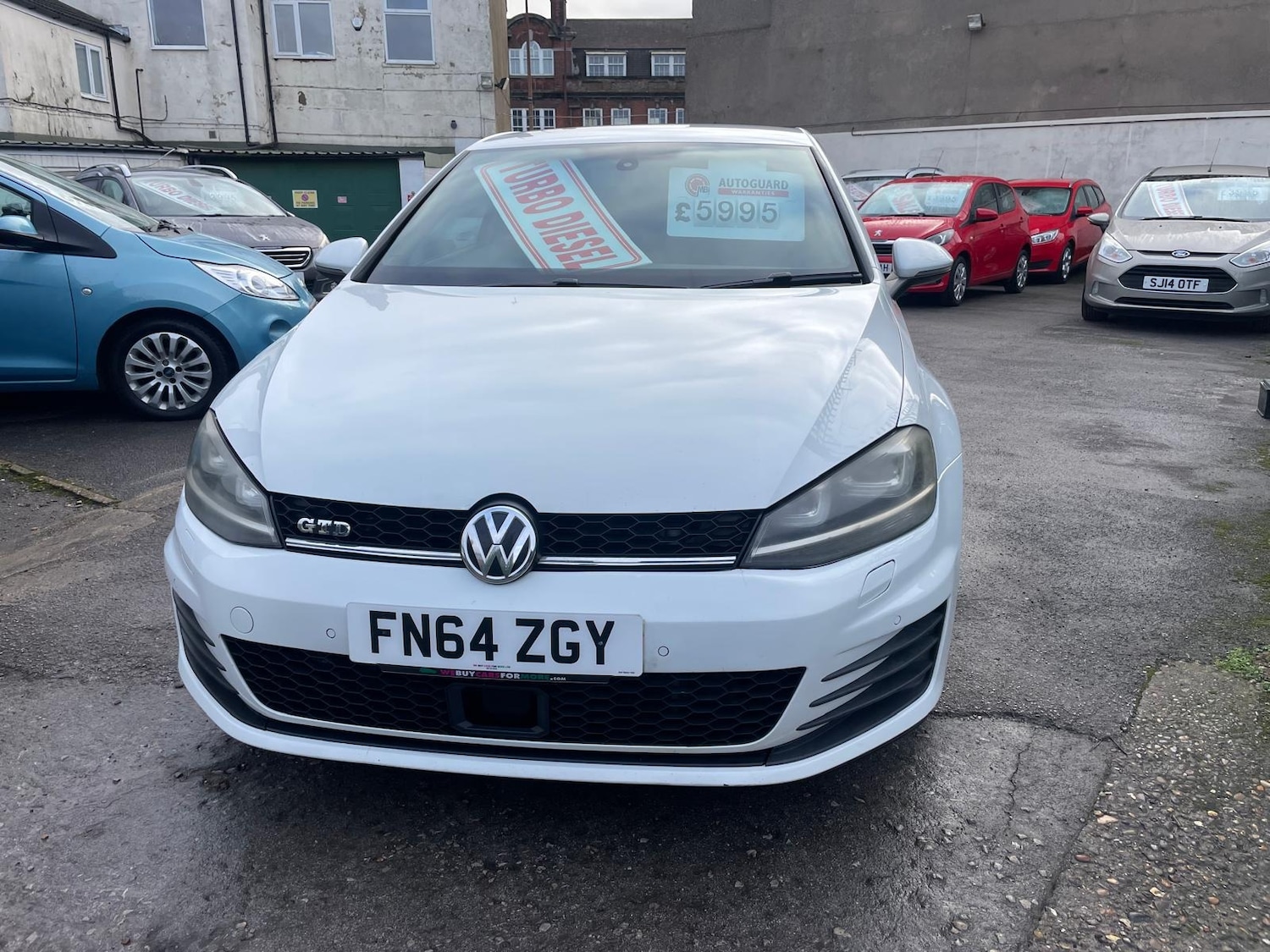 Used Volkswagen Golf 2014 for sale - 77135963: Photo 2