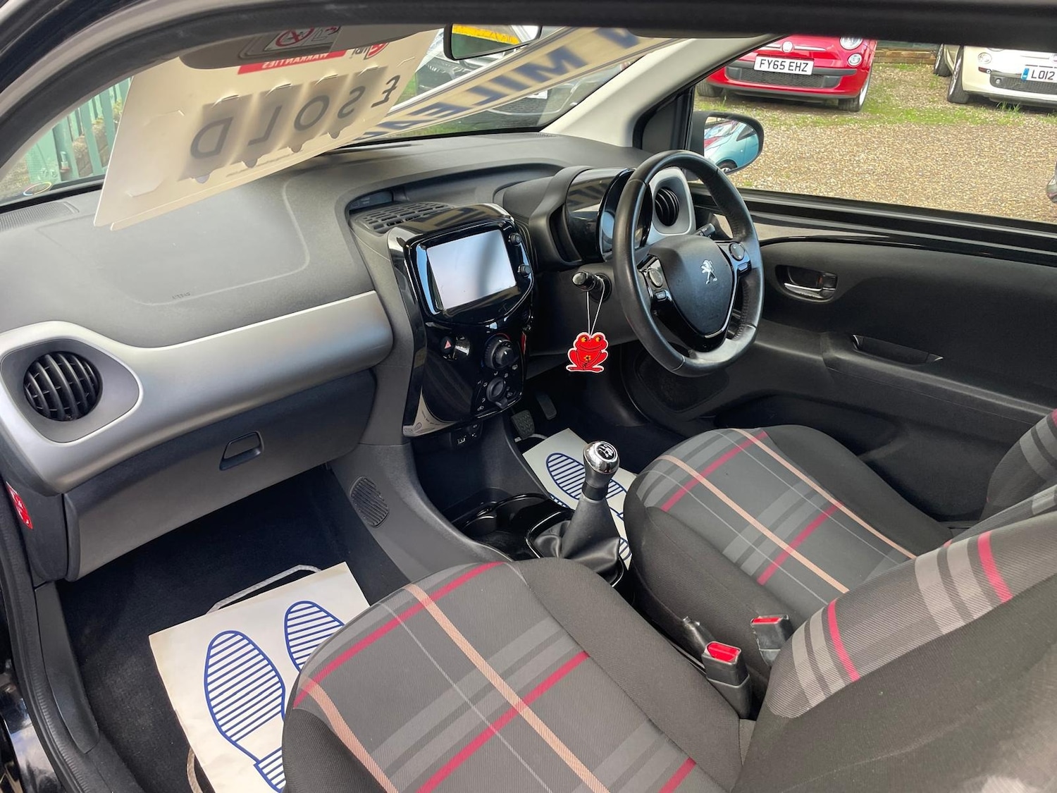 Used Peugeot 108 2015 for sale - 76582995: Photo 14