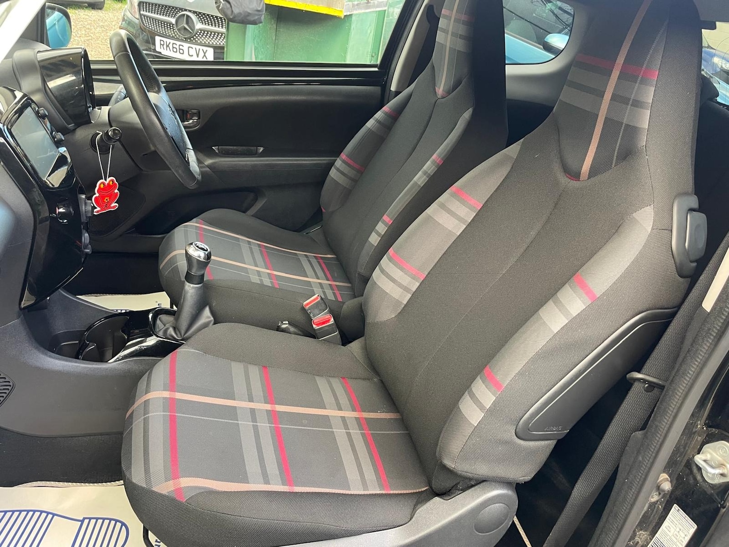 Used Peugeot 108 2015 for sale - 76582995: Photo 15