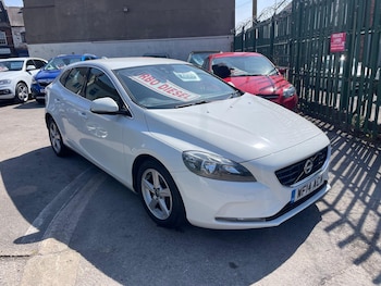 Used Volvo V40 2014 for sale - 79446447: Photo