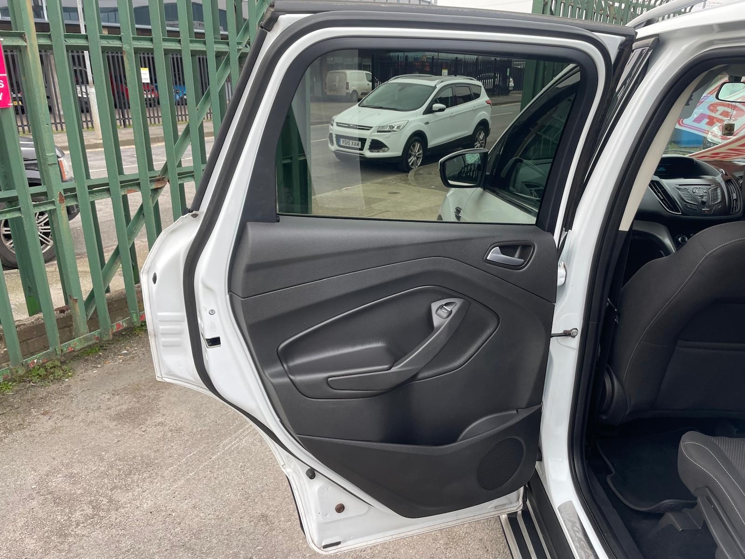 Used Ford Kuga 2014 for sale - 77997561: Photo 19