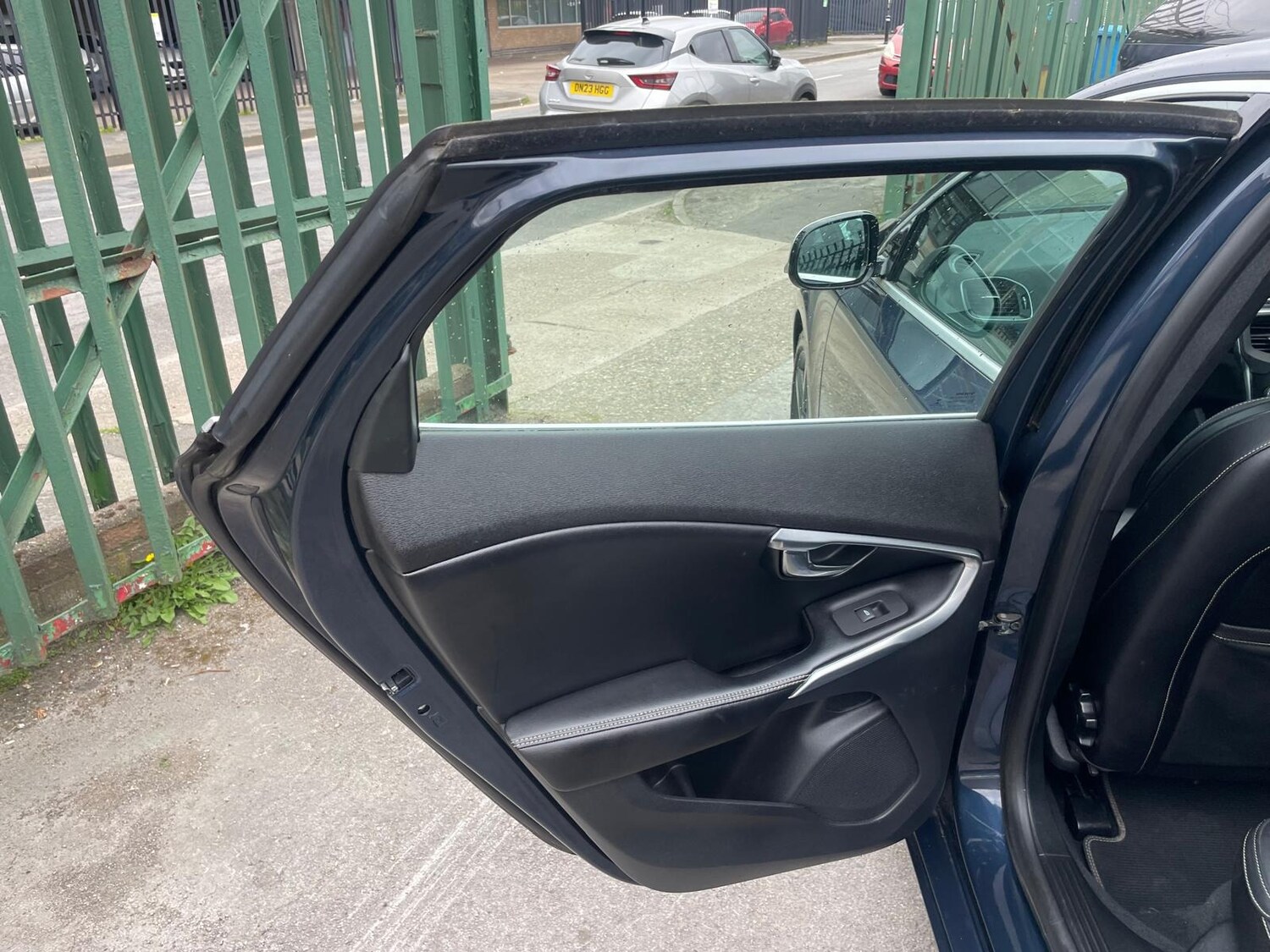 Used Volvo V40 2013 for sale - 78210497: Photo 18