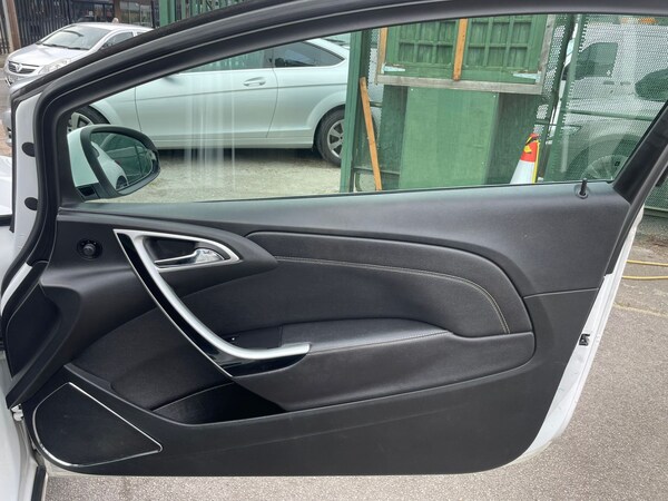 Used Vauxhall Astra GTC 2013 for sale - 72377363: Photo 22