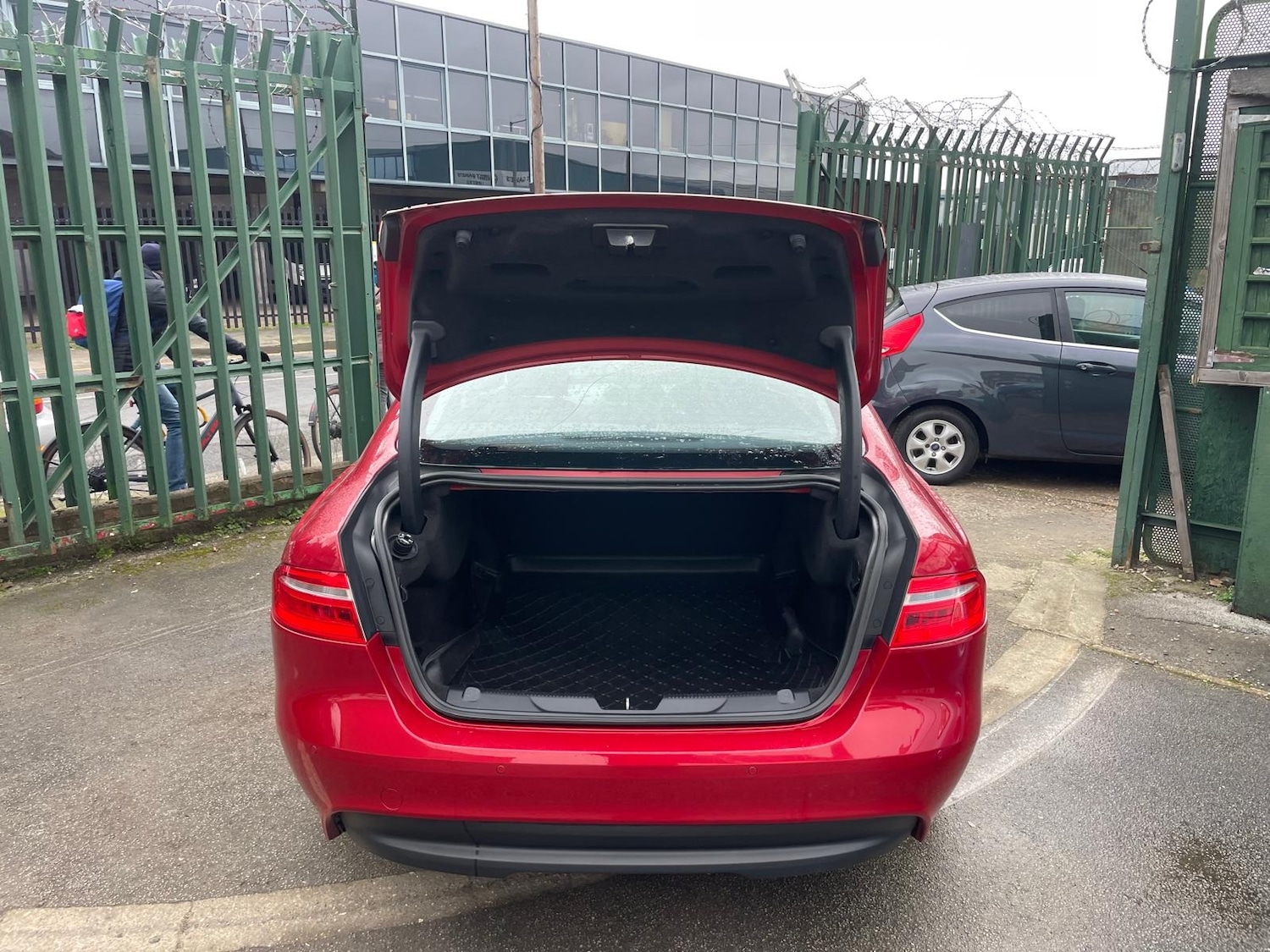 Used Jaguar XE 2016 for sale - 77796805: Photo 10