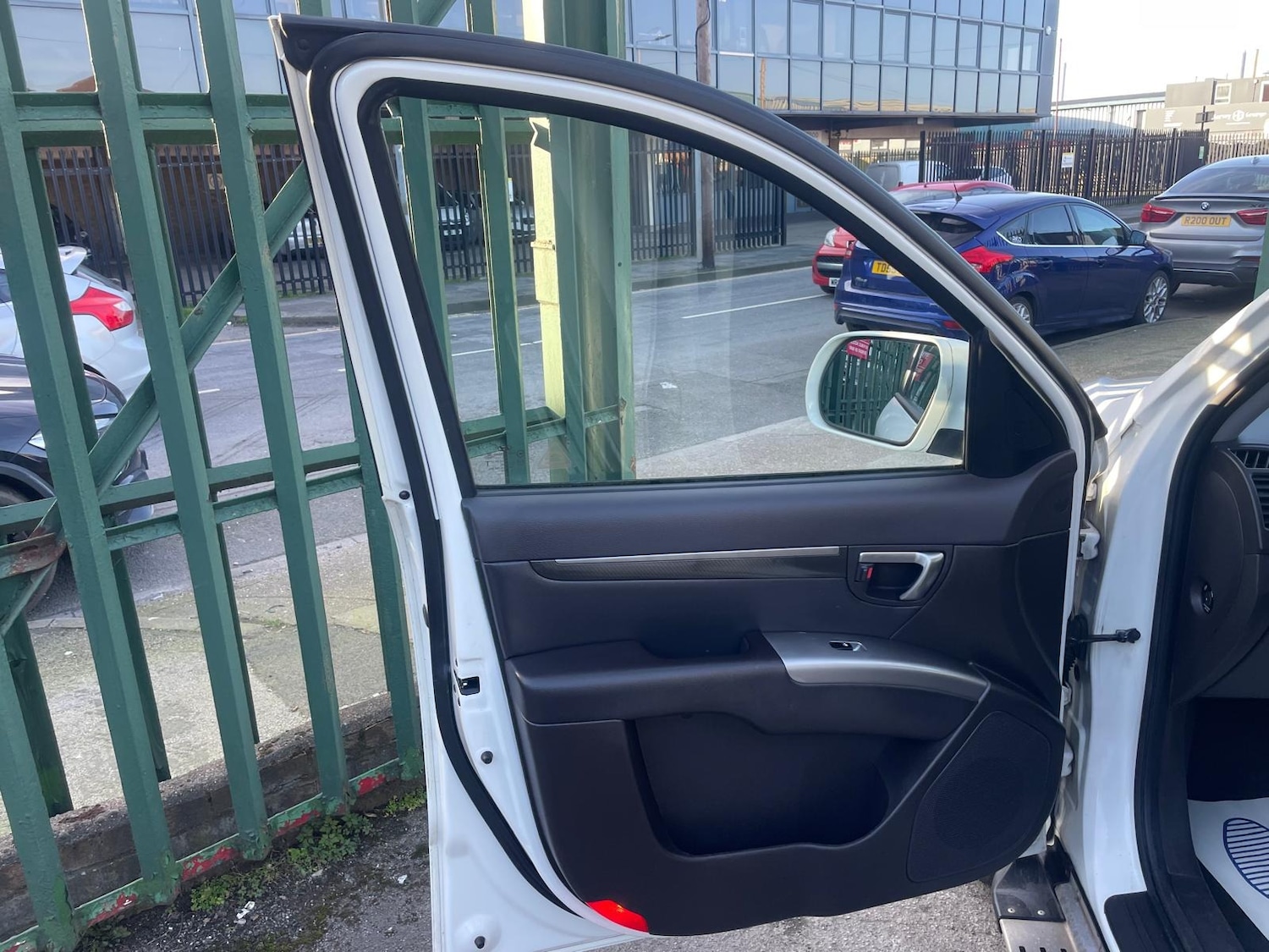 Used Hyundai Santa Fe 2011 for sale - 77775108: Photo 11