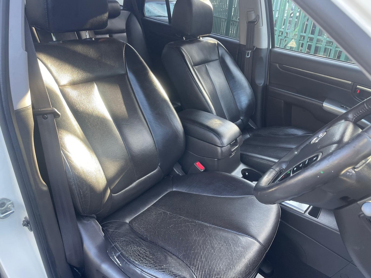 Used Hyundai Santa Fe 2011 for sale - 77775108: Photo 14