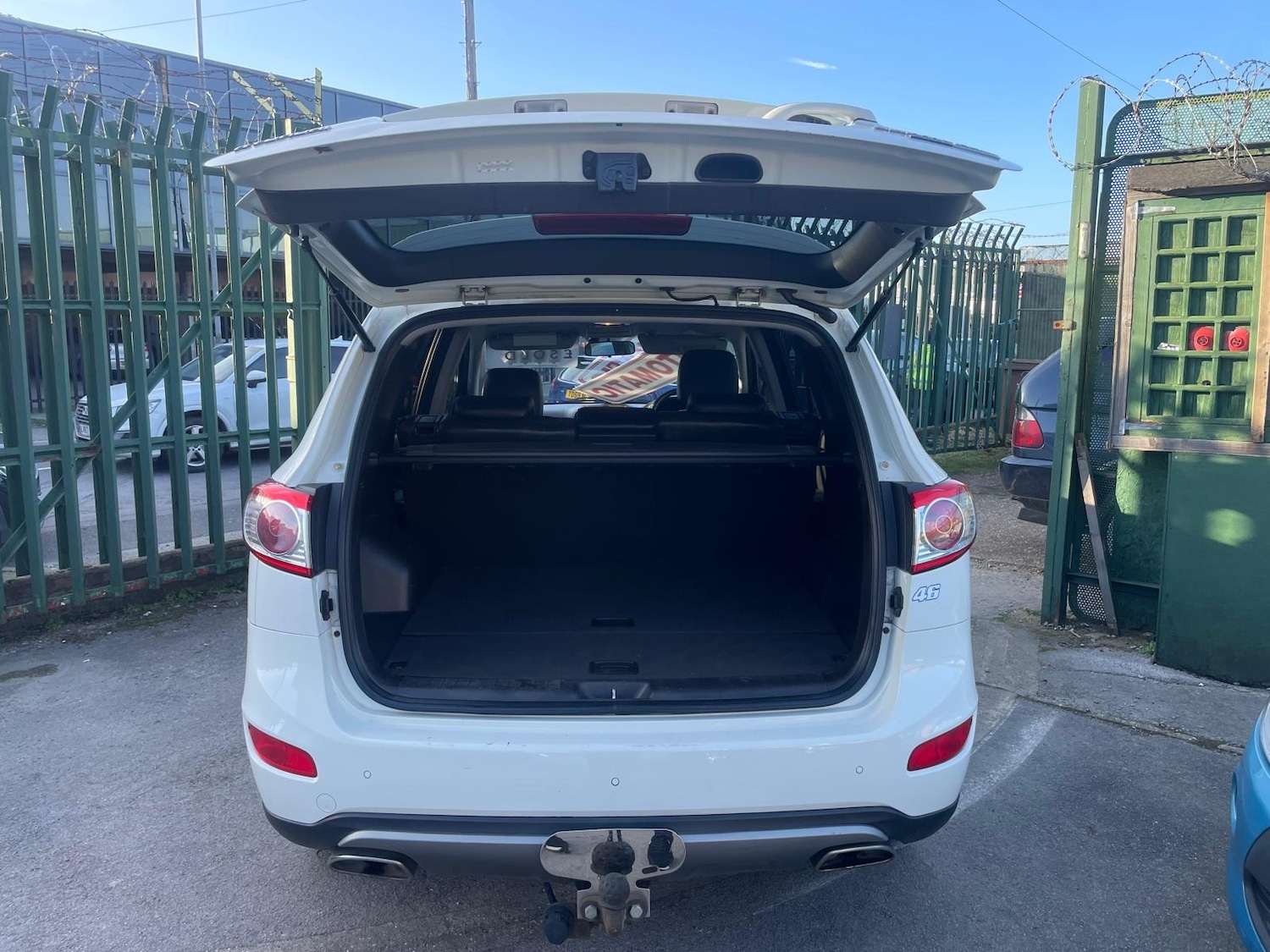 Used Hyundai Santa Fe 2011 for sale - 77775108: Photo 20