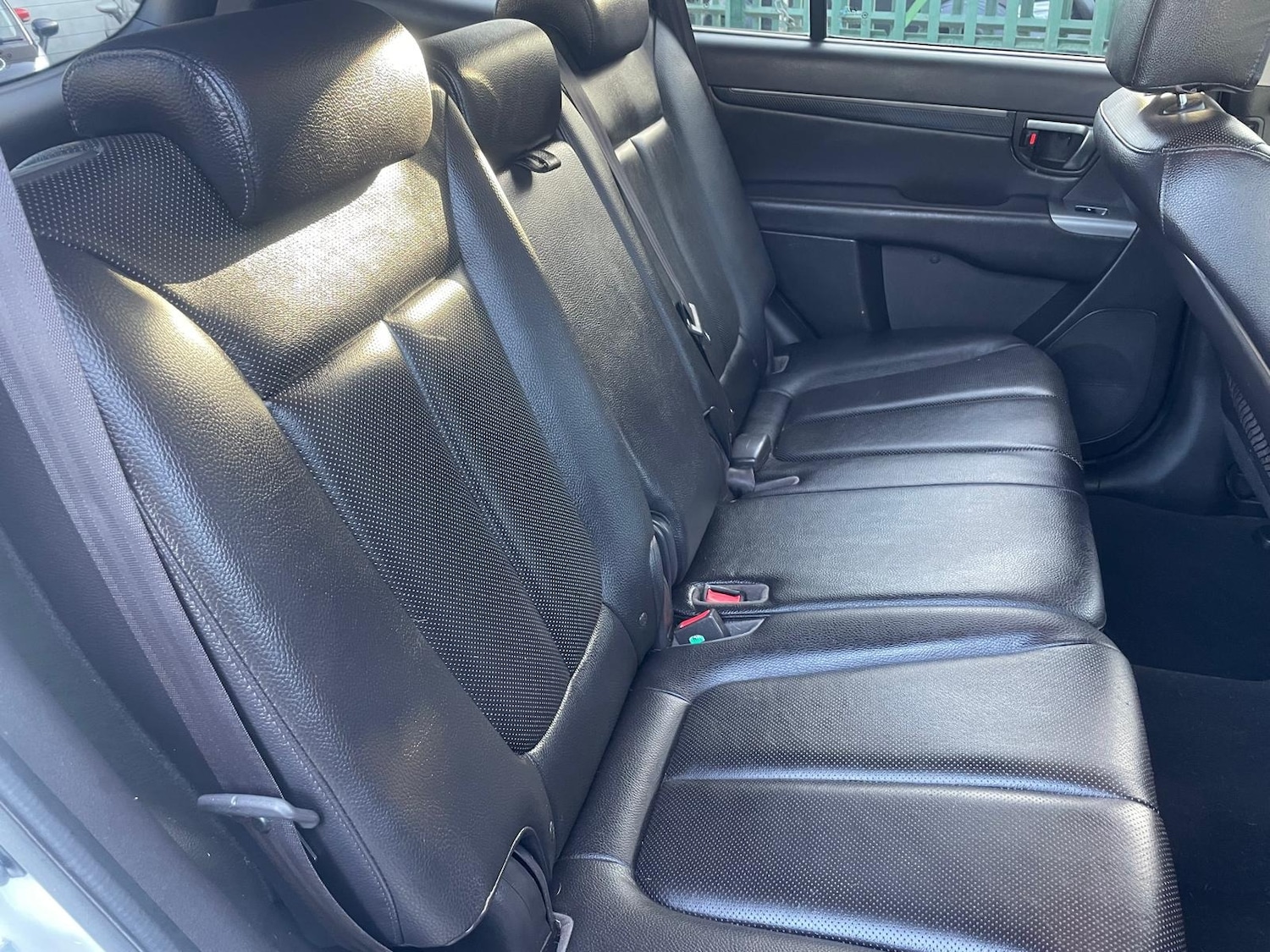 Used Hyundai Santa Fe 2011 for sale - 77775108: Photo 5