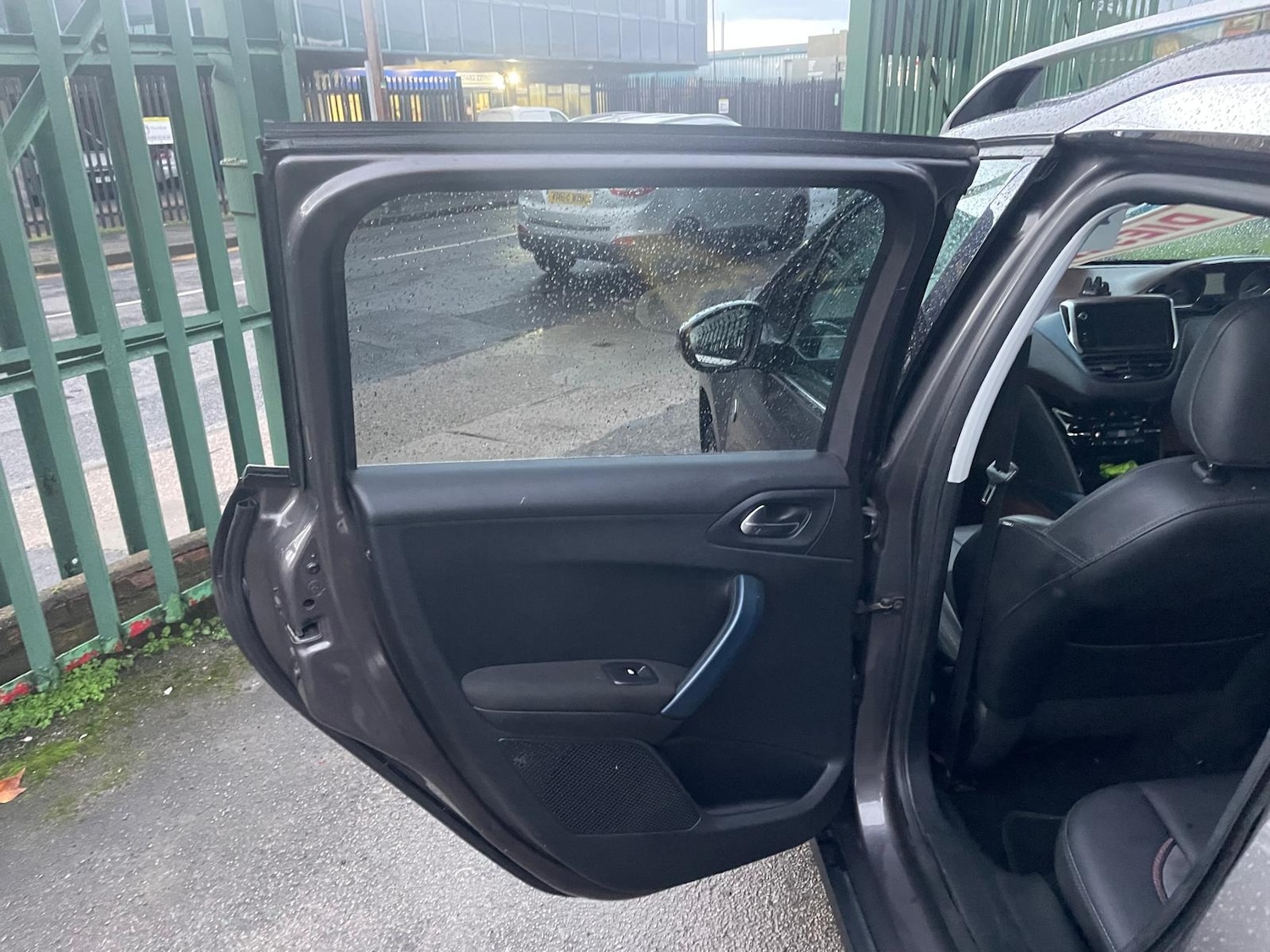 Used Peugeot 2008 2015 for sale - 76686692: Photo 19