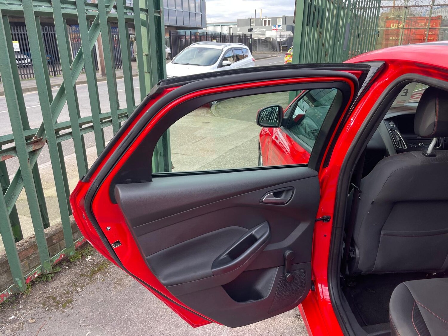 Used Ford Focus 2017 for sale - 77821844: Photo 18