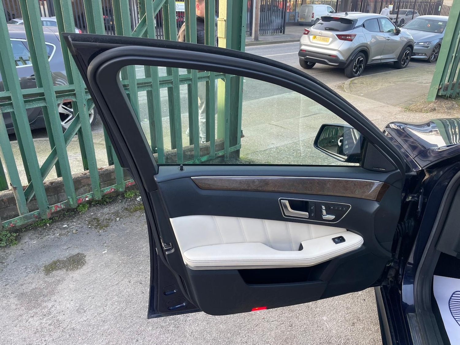 Used Mercedes-Benz E Class 2015 for sale - 77789910: Photo 23