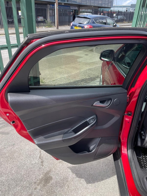 Used Ford Focus 2011 for sale - 75076070: Photo 13