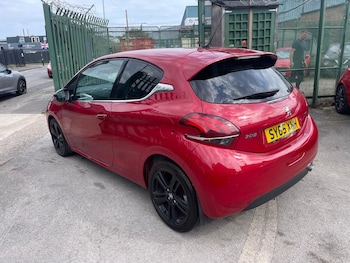 Used Peugeot 208 2015 for sale - 78733745: Photo