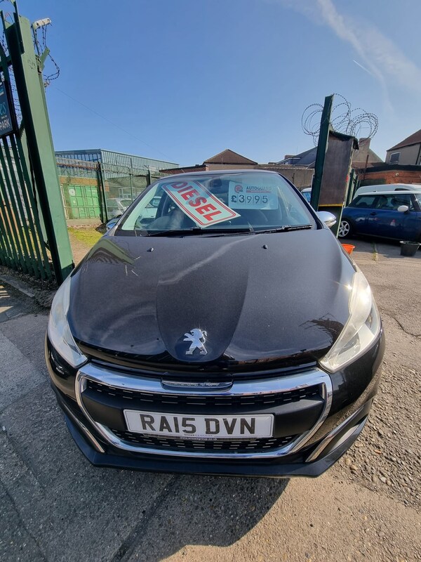 Used Peugeot 208 2015 for sale - 74359764: Photo 2