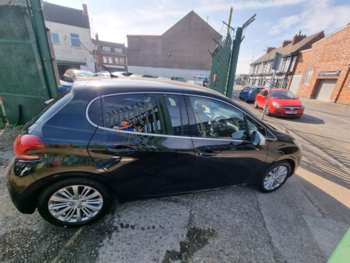 Used Peugeot 208 2015 for sale - 74359764: Photo