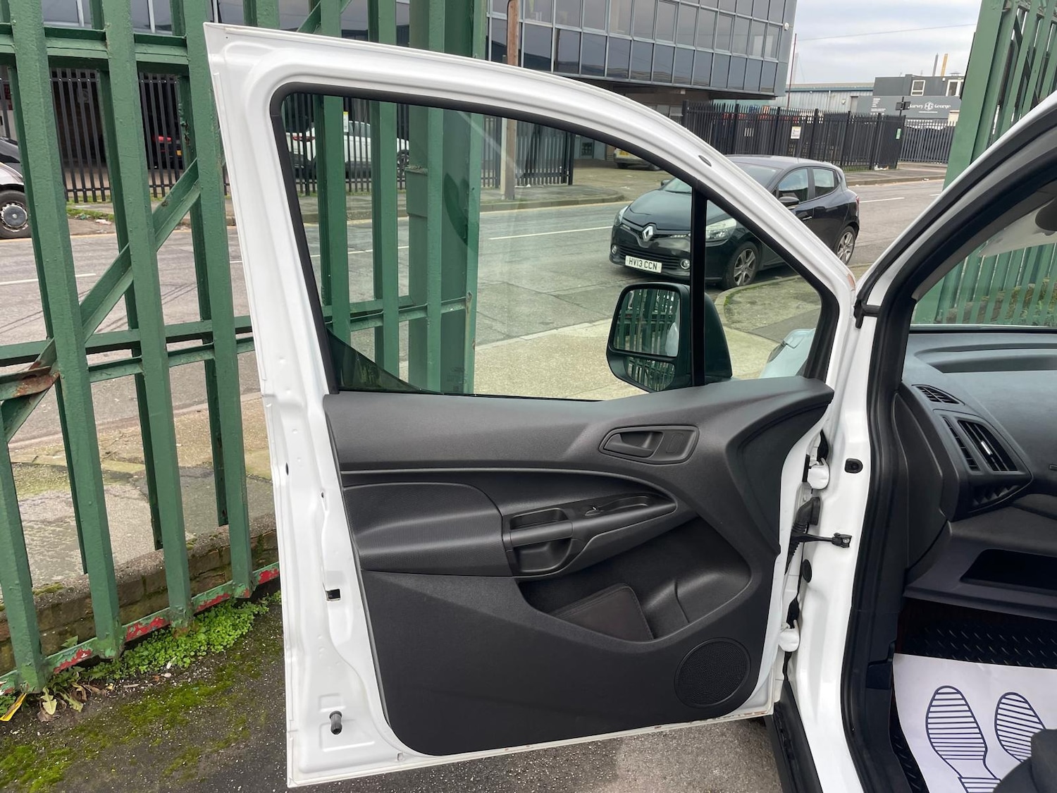 Used Ford Transit Connect 2015 for sale - 76951262: Photo 18