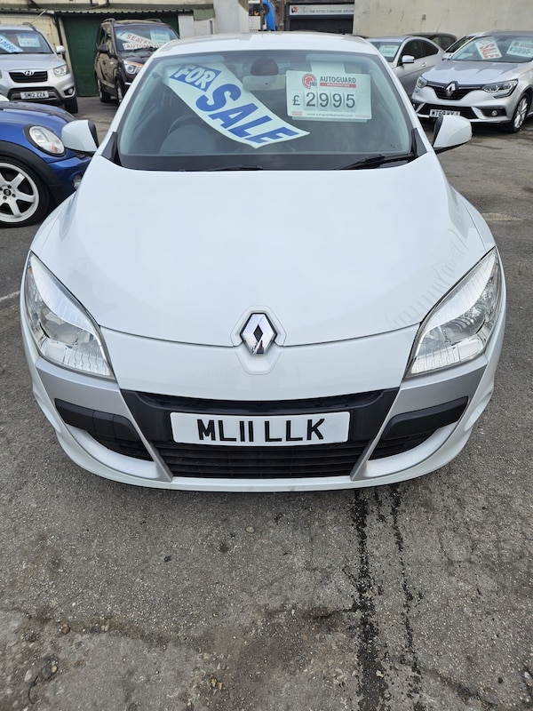 Used Renault Megane 2011 for sale - 74075271: Photo 2