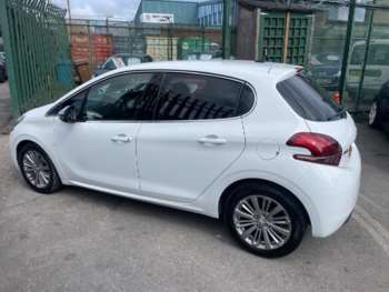 Used Peugeot 208 2015 for sale - 74454906: Photo