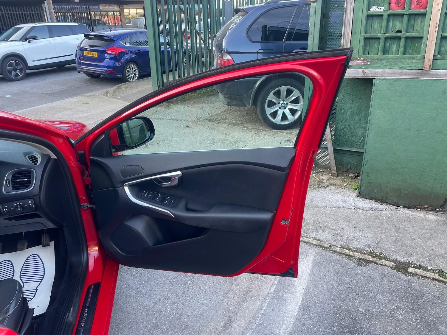 Used Volvo V40 2013 for sale - 77775485: Photo 12